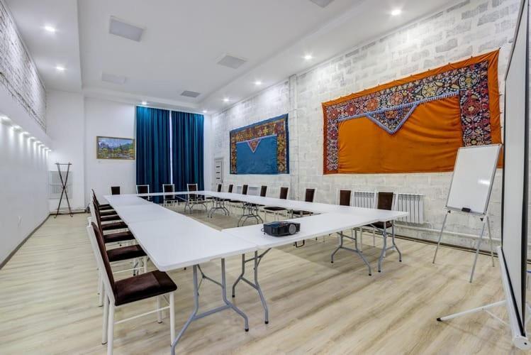 Olive Hotel Kochkor 외부 사진